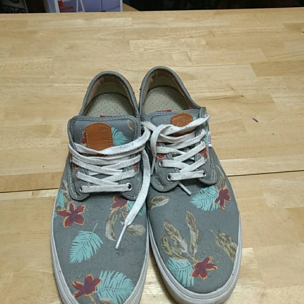 Vans - Picture 3 of 3